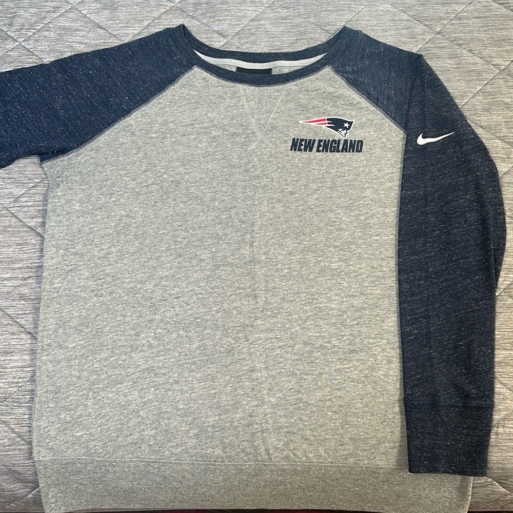 Women’s Nike New England Patriots Shirt